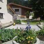 Geigerhaus 500 Jahre - Appt A דירה *
